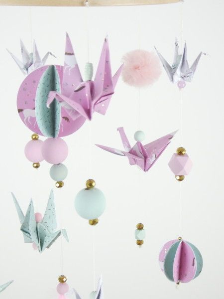 Mobile Bebe Licorne Origamis Et Cercle En Papier Rose Et Vert Eau L Atelier Des Createurs